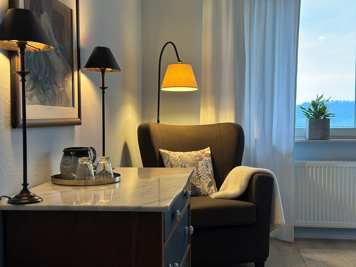 Kommode im Schlafzimmer Kommode im Schlafzimmer